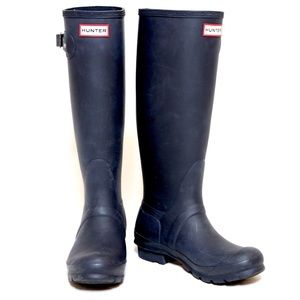 Tall Hunter navy blue rain boots